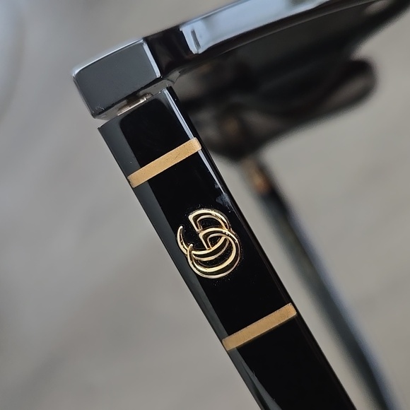 Gucci Black Sunglasses with Case - Picture 8 of 8